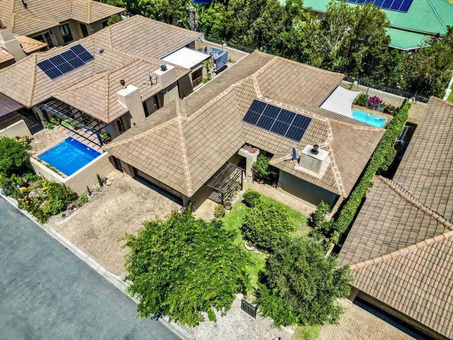 3 Bedroom Property for Sale in Sandbaai Western Cape